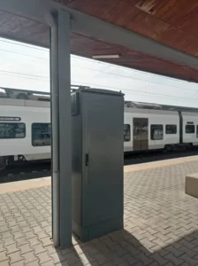 installations armoire électrique sur le quai