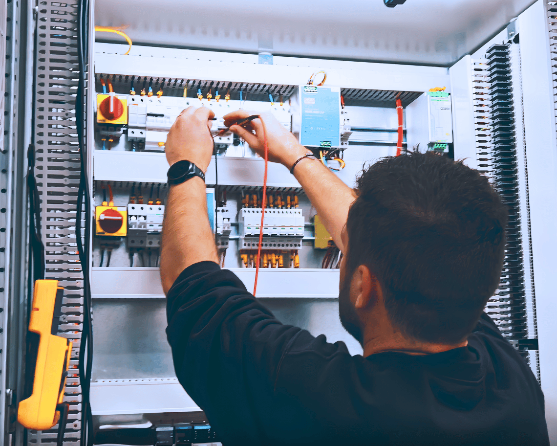 controleur-essai-electrotechnicien